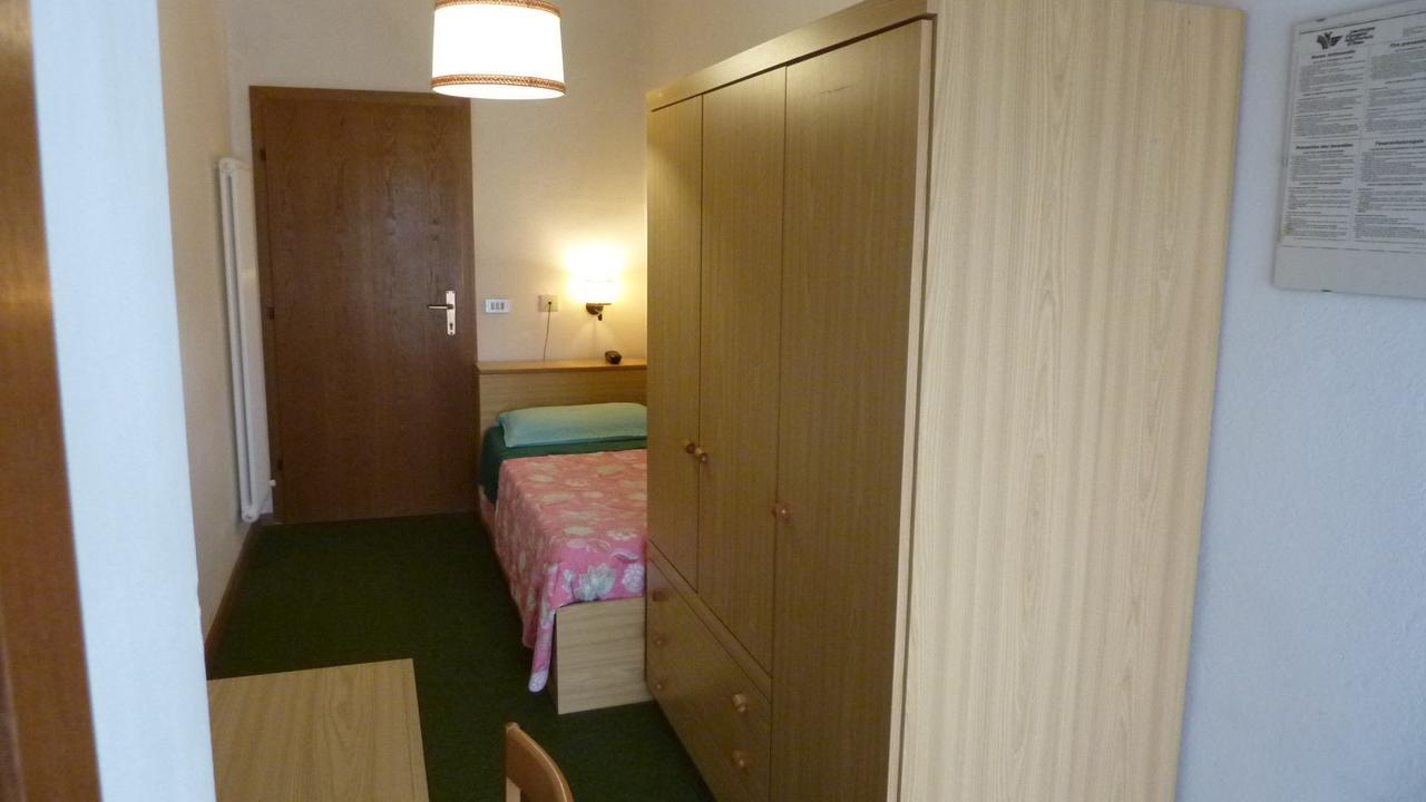 Hotel Terminus เลวิโกแตร์เม ภายนอก รูปภาพ